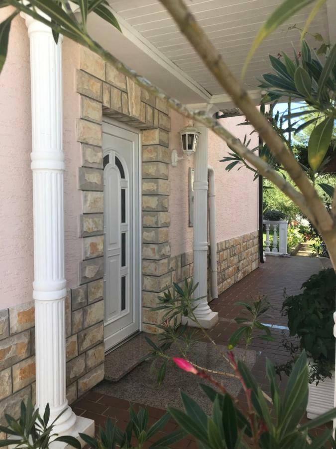 Villa Chiara Vodice Eksteriør billede